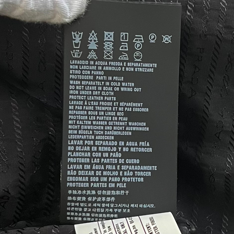 PRADA プラダ ナイロンベスト トライアングルロゴ ブラック