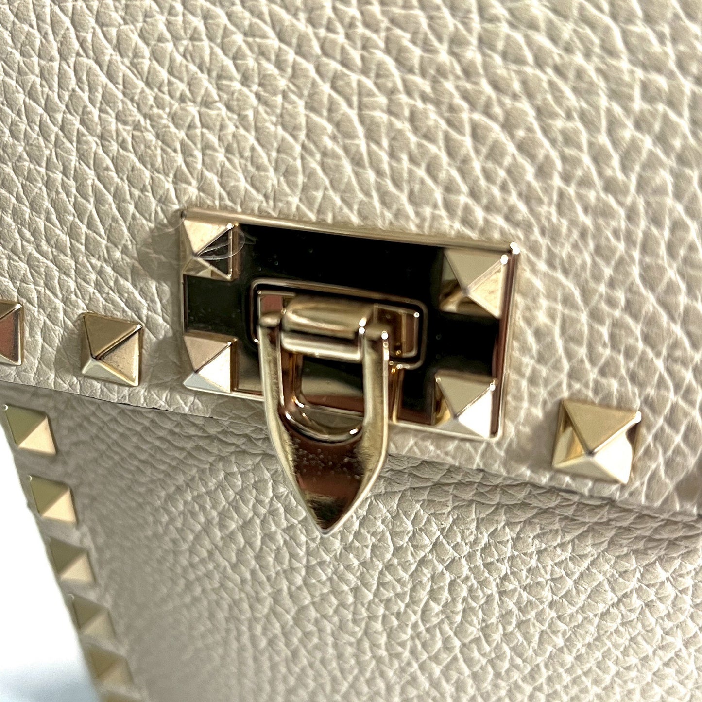 VALENTINO バレンティノ ショルダーバッグ フォン スタッズ