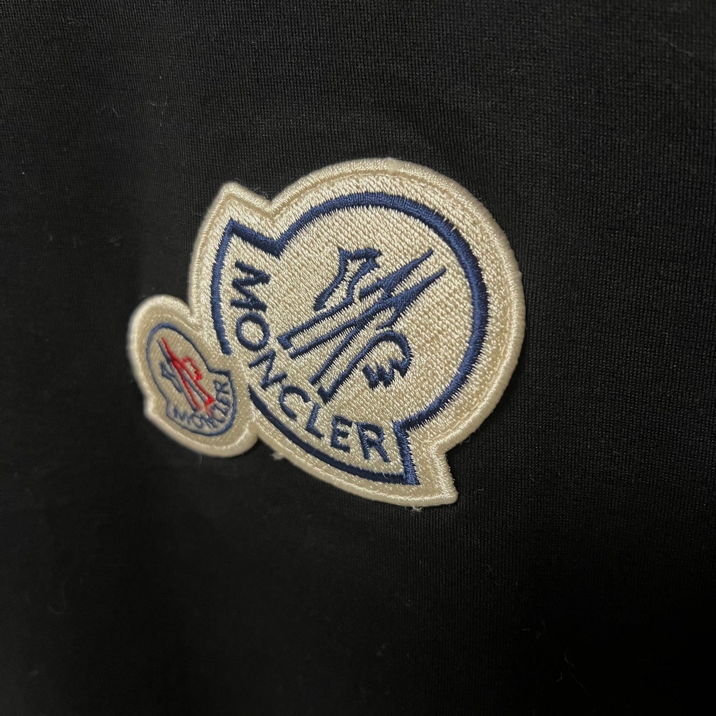 MONCLER モンクレール Tシャツ ブラック ダブルワッペン