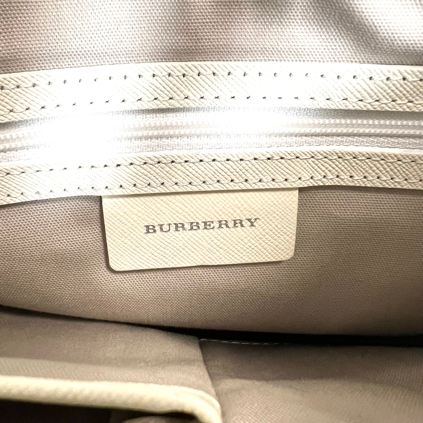 Burberry バーバリー ワンショルダーバッグ ノバチェック