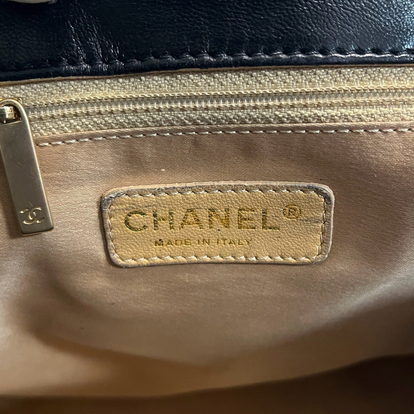 CHANEL シャネル ワンショルダーバッグ バブルキルト マトラッセ
