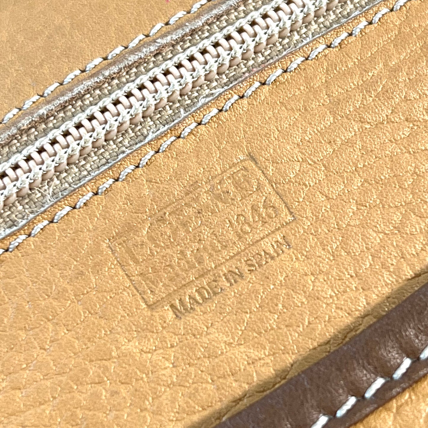 LOEWE ロエベ ショルダーバッグ オールド アナグラム