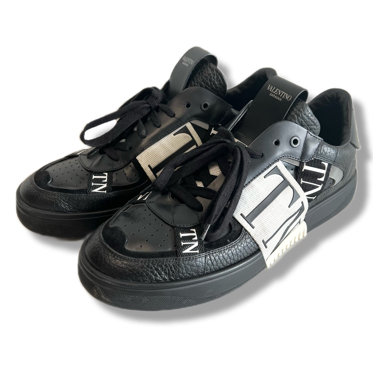 VALENTINO Valentino sneakers in leather and black