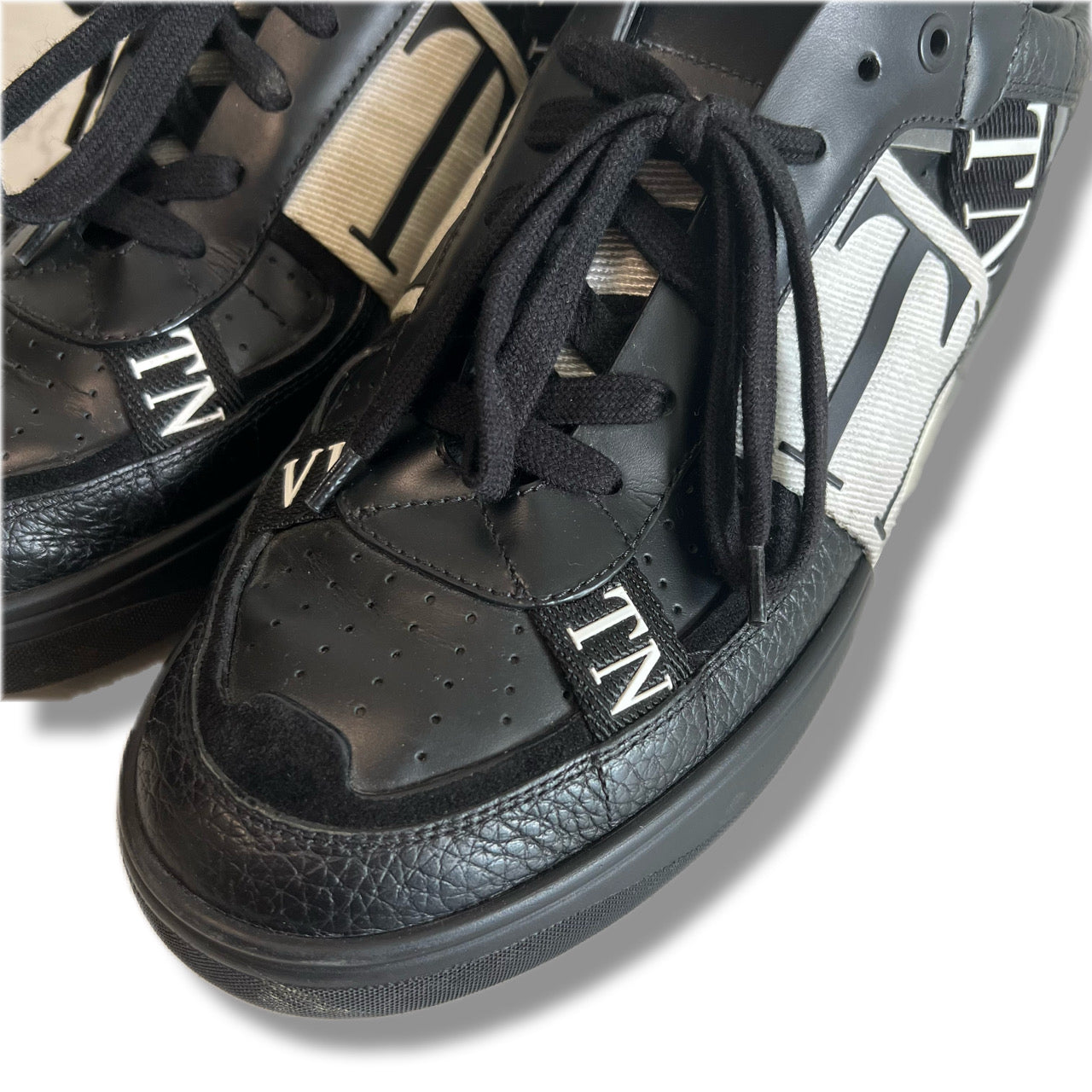 VALENTINO Valentino sneakers in leather and black