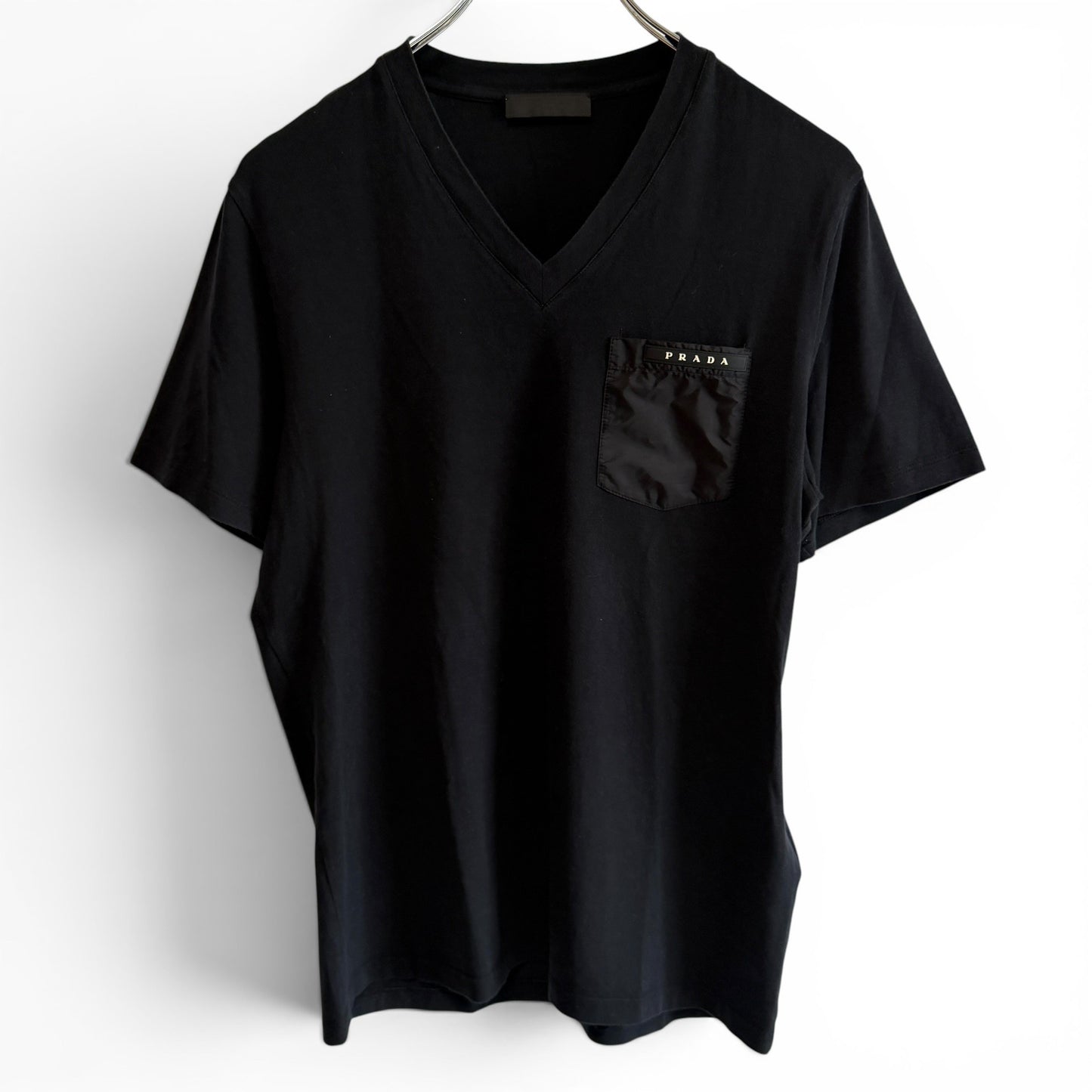 プラダ Tシャツ Vネック Re-Nylon ラバーロゴ