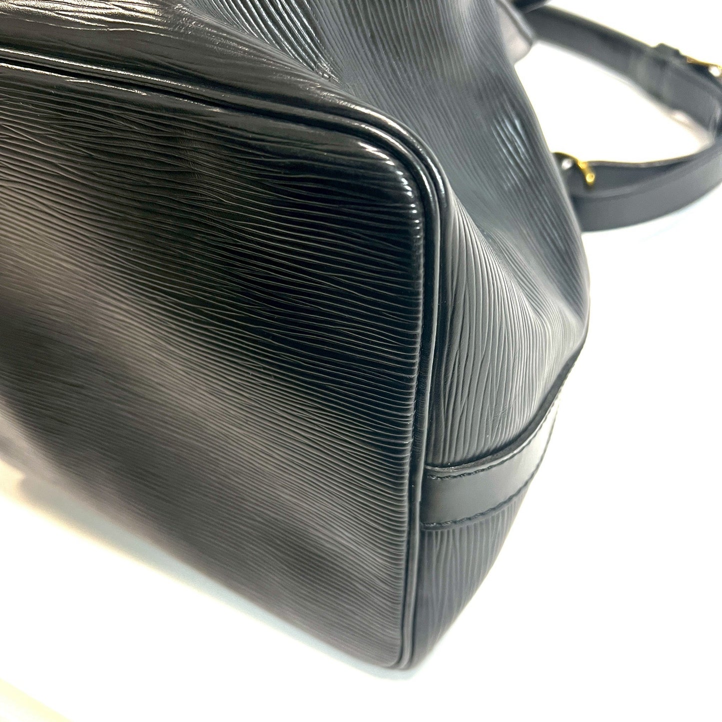 LOUIS VUITTON ルイヴィトン ノエ ショルダーバッグ エピ 巾着