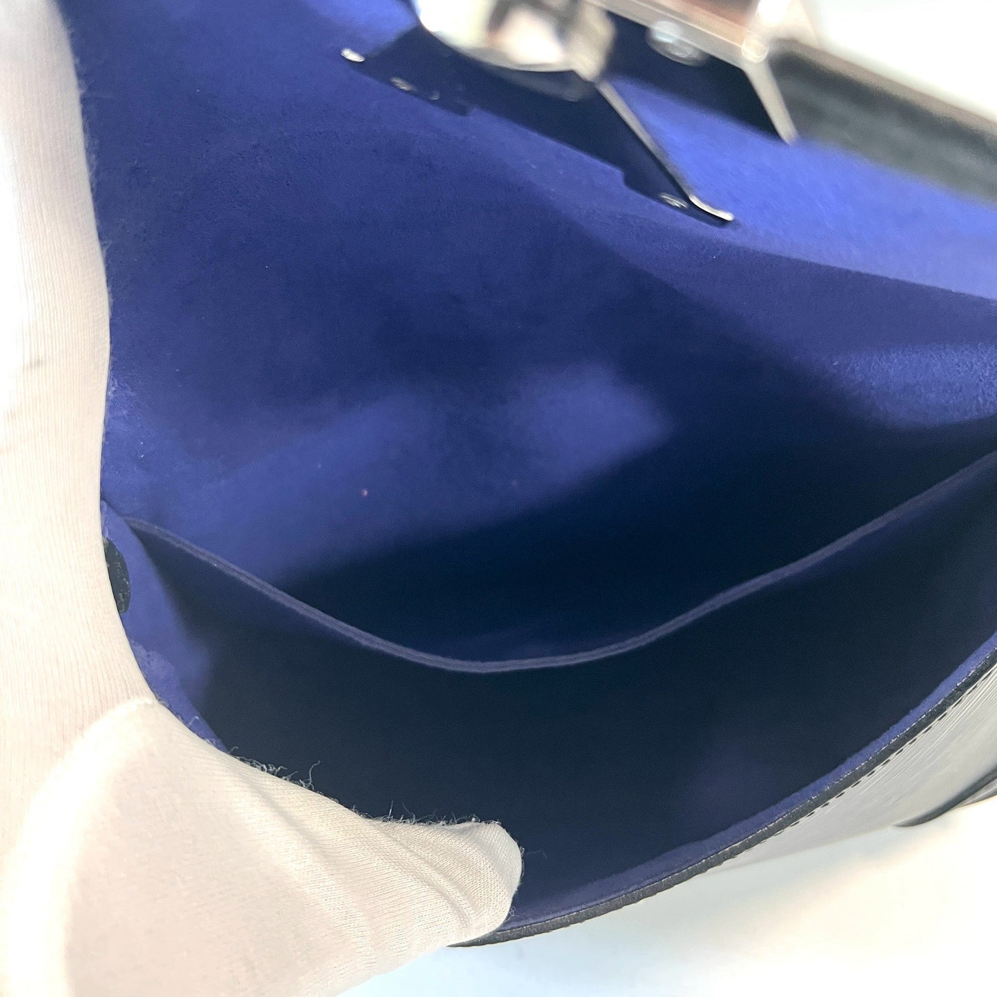 LOUIS VUITTON ルイヴィトン ショルダーバッグ エピ ビュシ NW