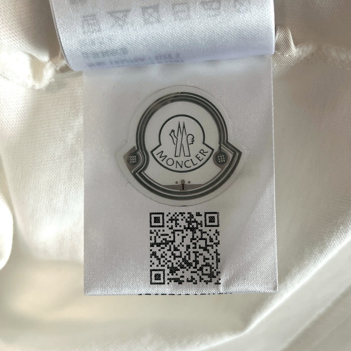 モンクレール 現行 Tシャツ モノグラムパッチ