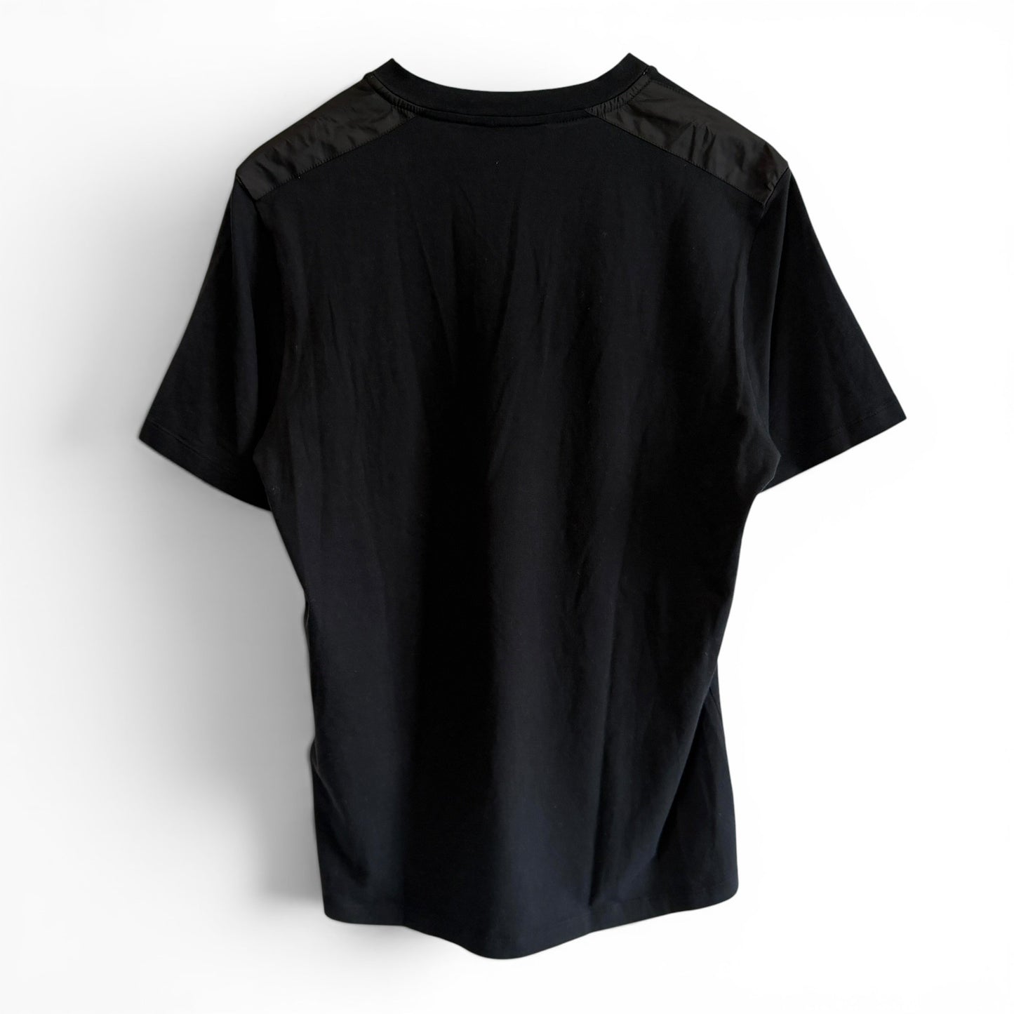 プラダ Tシャツ Vネック Re-Nylon ラバーロゴ