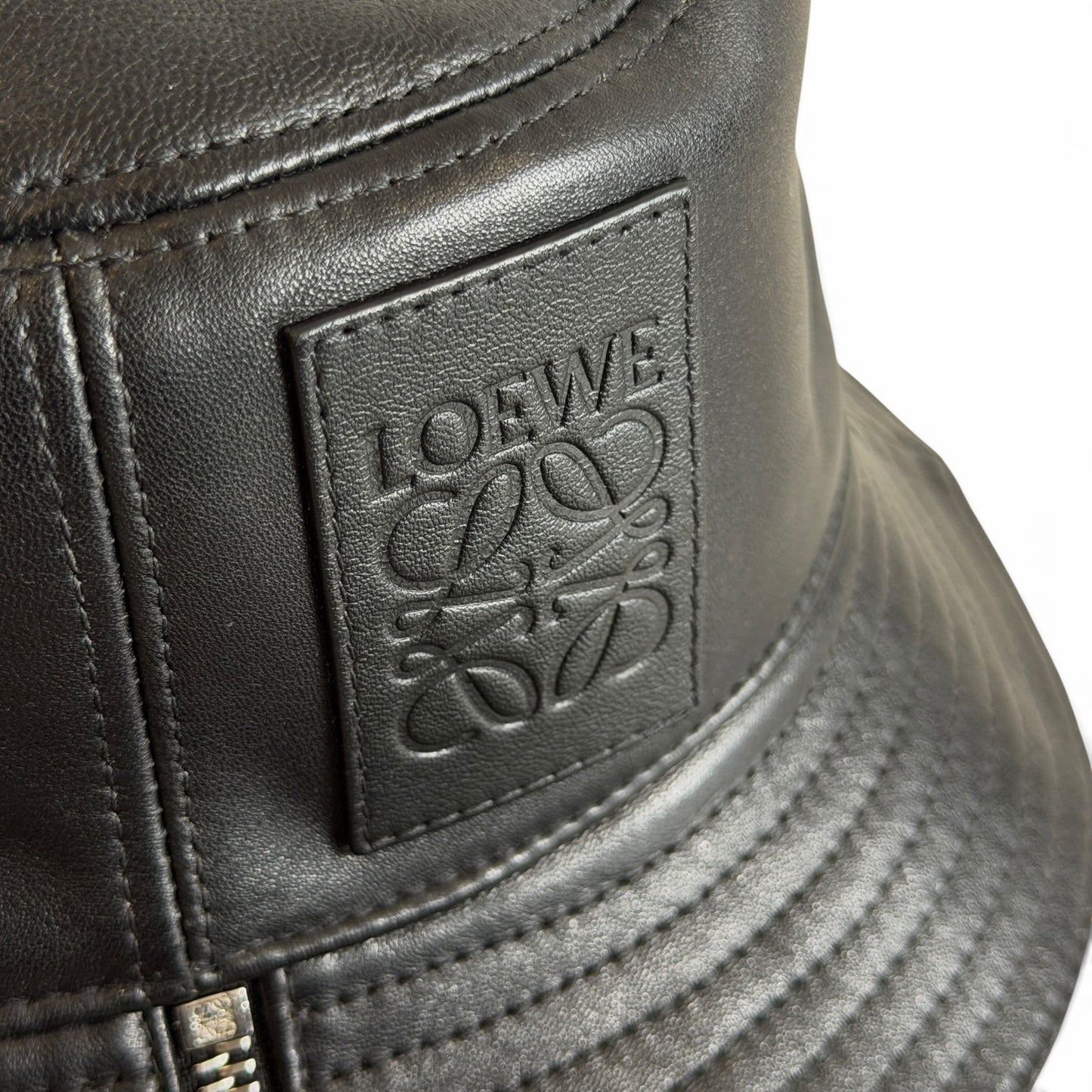 ロエベ フィッシャーマンハット ロゴパッチ