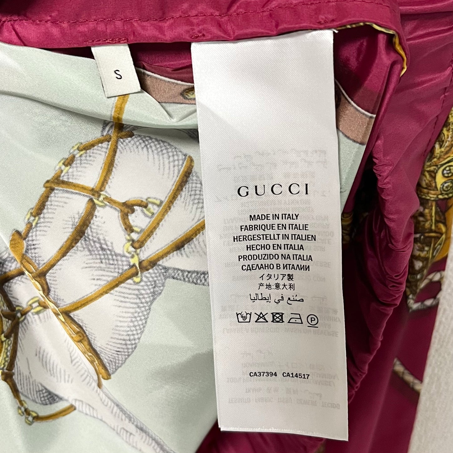 GUCCI グッチ　ナイロンジャケット　スカーフ柄