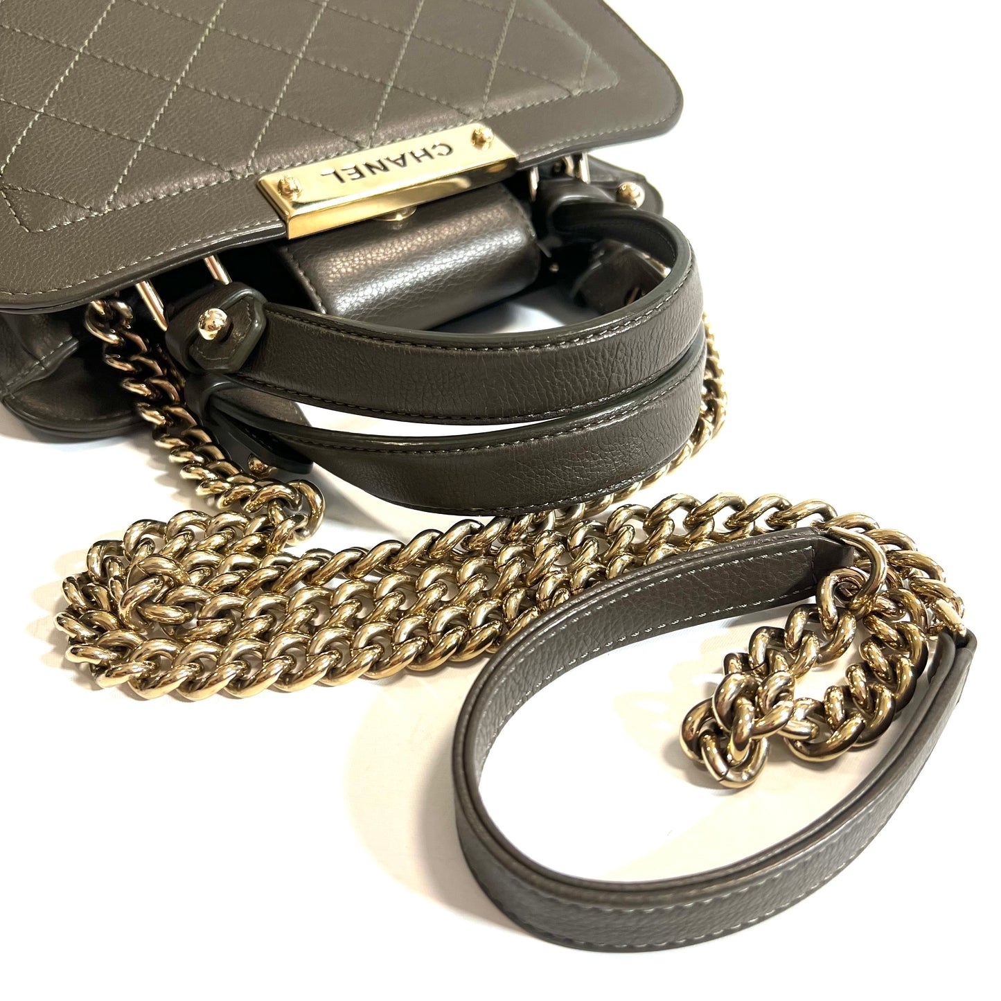 CHANEL シャネル　マトラッセ ショルダーバッグ　トップハンドル
