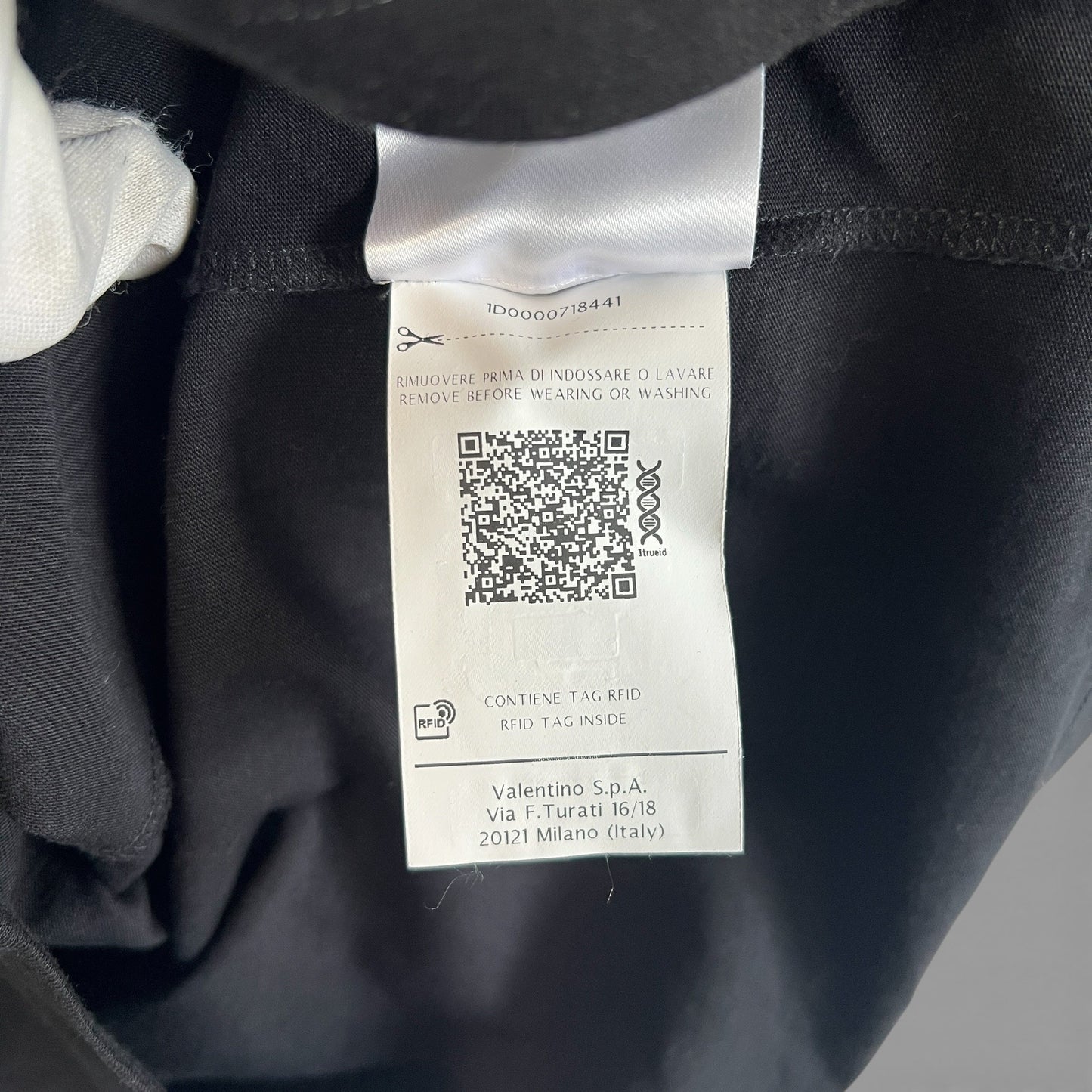 VALENTINO バレンティノ Tシャツ ロゴプリント