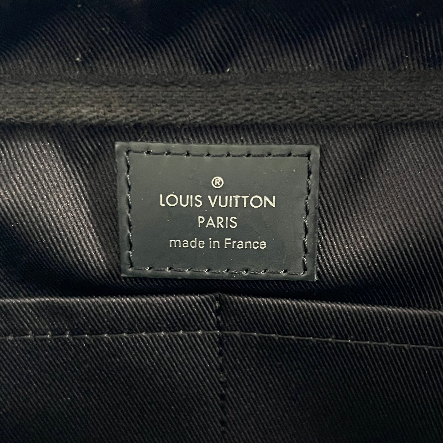 LOUIS VUITTON ルイヴィトン　バムバッグ　エクリプス