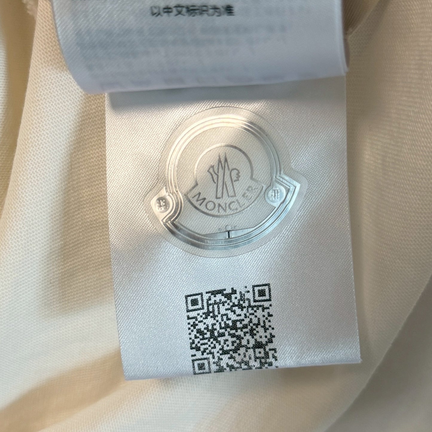 モンクレール 現行 Tシャツ モノグラムパッチ