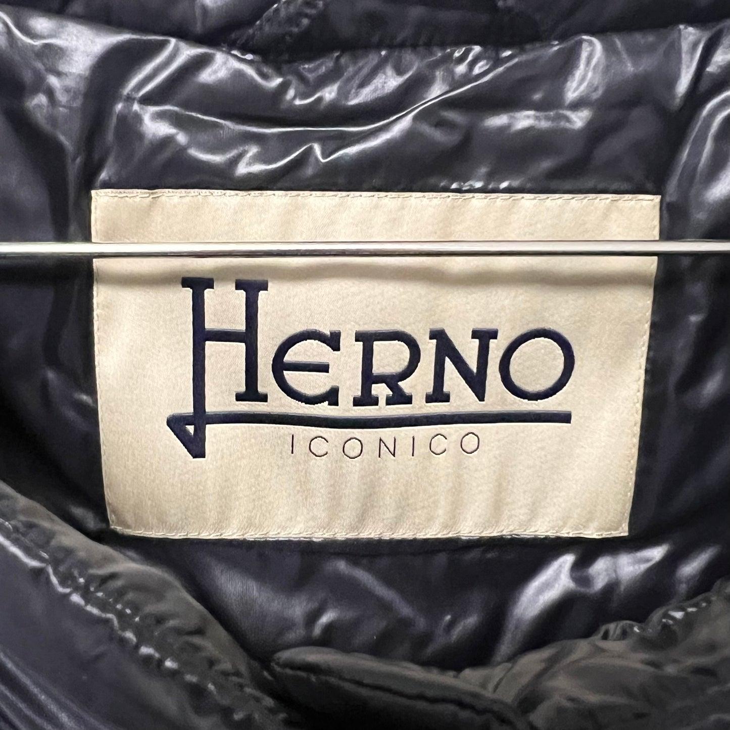 HERNO ヘルノ ダウンジャケット　半袖　ラウンドネック