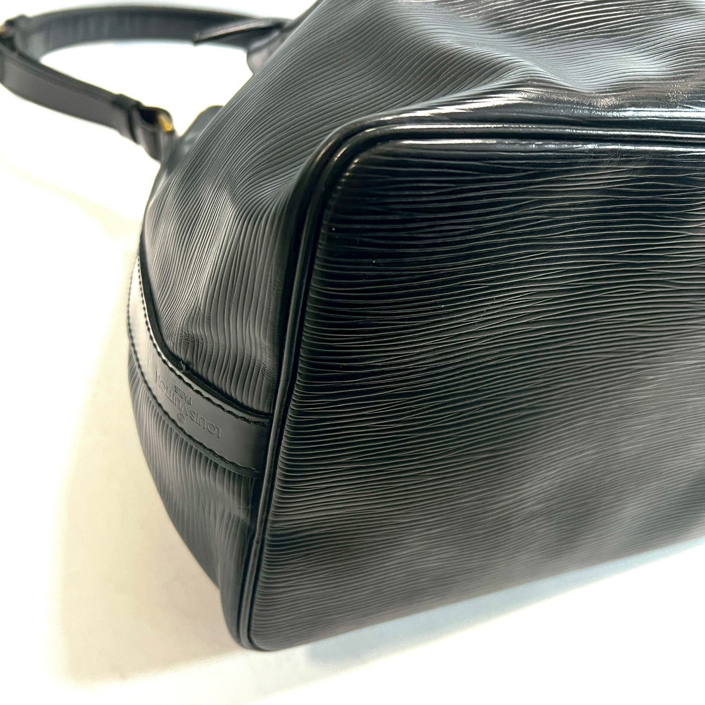 LOUIS VUITTON ルイヴィトン ノエ ショルダーバッグ エピ 巾着