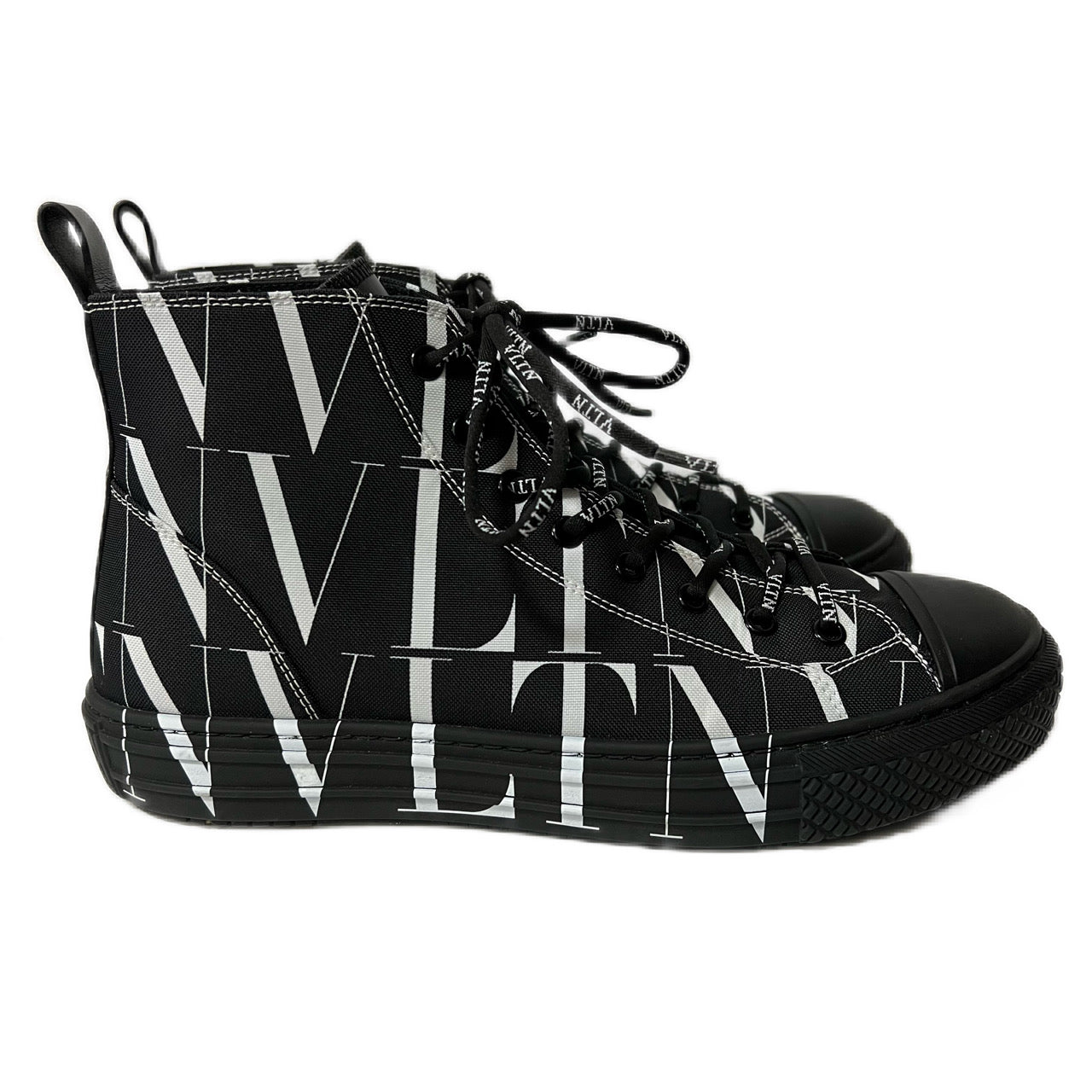 VALENTINO ヴァレンティノ　ハイカットスニーカー　総柄　ロゴプリント　ブラック　美品